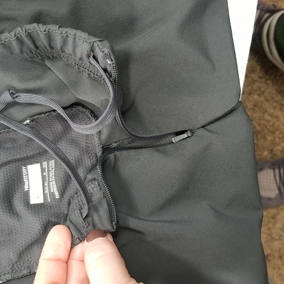 Nike WMS Small Dri Fit Capri Pants Gray Front Zip Vented Running Athletic - Picture 14 of 15